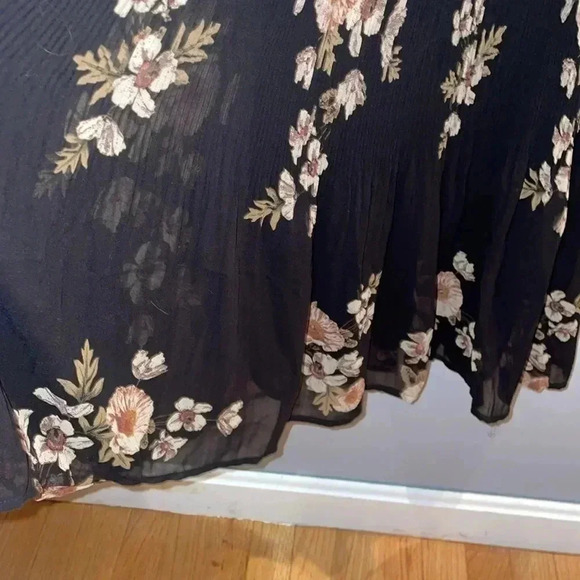 Astr Floral Dress- Small - Picture 5 of 7